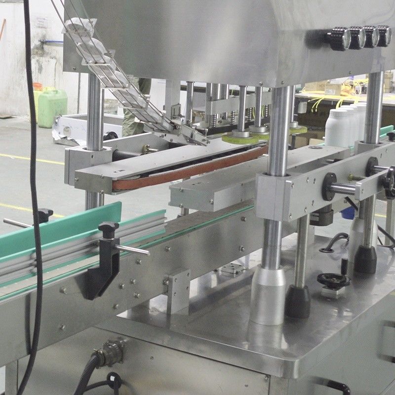 高量生産におけるプラスチックキャップのための完全自動線形キャピングマシン