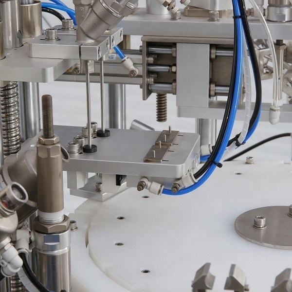 空気圧 0.6-0.8Mpa 1ml 自動充填生産ラインのための充填機