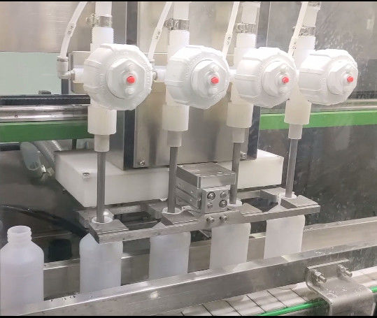 高速 4 頭液体ボトル プラスチックボトル 充填 蓋付け ラベル付け 機械